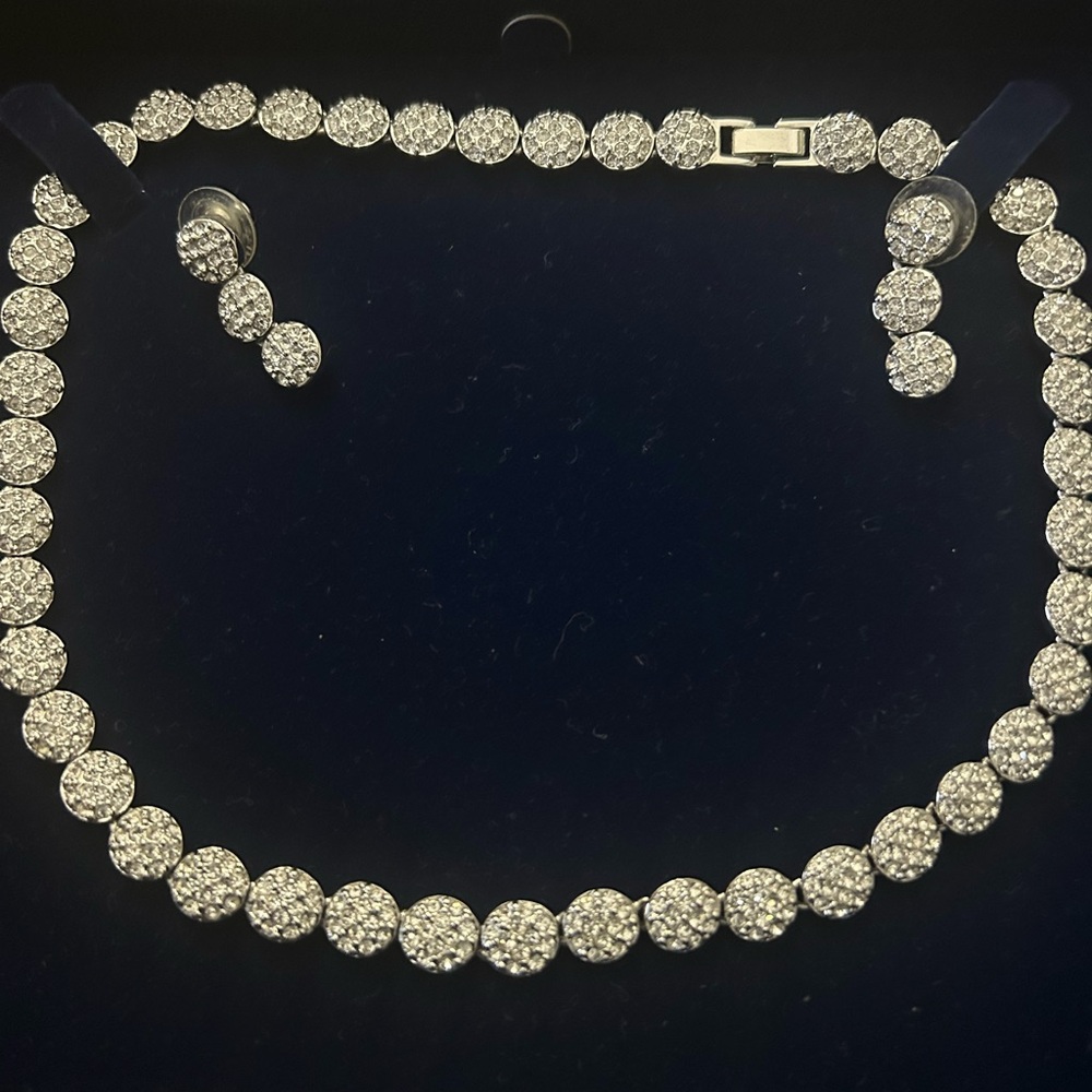 Elegant Silver and rhinestone Necklace with matching earrings